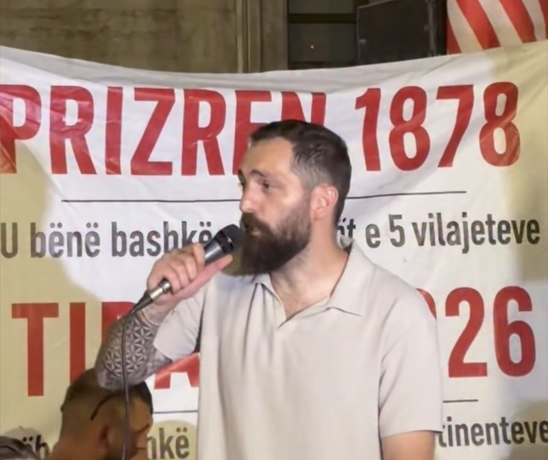  Çmendet  një nga organizatorët e protestës  Po pash makina policie sot do ja thy xhamat