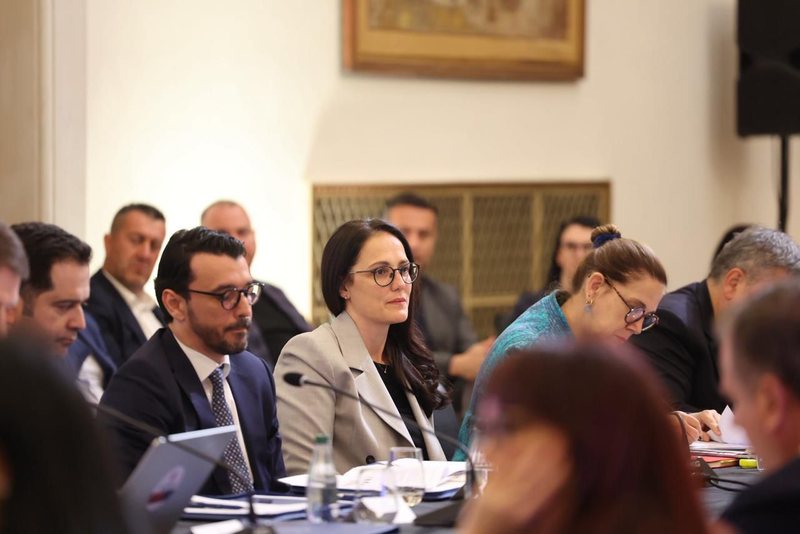 Miratohet VKM ja për kreditë e buta për punonjësit e administratës  ministrja Ibrahimaj  300 kuota të lira  me normë interesi zero