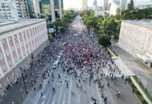 A po përdoret protesta nga partitë e vogla dhe opozita për interesa politike?