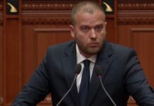 “Bëni teatër me Zvërneci”, deputeti socialist sulmon opozitën: Nuk folët kur duhej, dolët për show