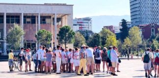 Turizmi ndryshon hartë! Rikthehen polakët, Italia dhe Franca kompensojnë “ikjen” e gjermanëve