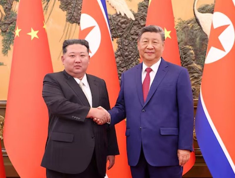Xi Jinping mbërrin në Korenë e Veriut për samitin e rrallë me Kim Jong Un