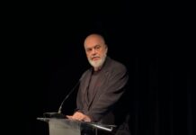 Jemi në luftë digjitale”. Ky ishte mesazhi i kryeministrit Edi Rama në një mbledhje me drejtuesit politikë socialistë të 12 qarqeve në gjithë Shqipërinë.