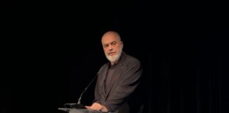 Jemi në luftë digjitale”. Ky ishte mesazhi i kryeministrit Edi Rama në një mbledhje me drejtuesit politikë socialistë të 12 qarqeve në gjithë Shqipërinë.