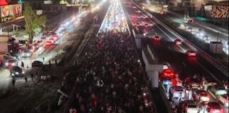 Radhë kilometrike makinash në Tiranë-Durrës, si e bllokuan protestuesit autostradën për disa orë