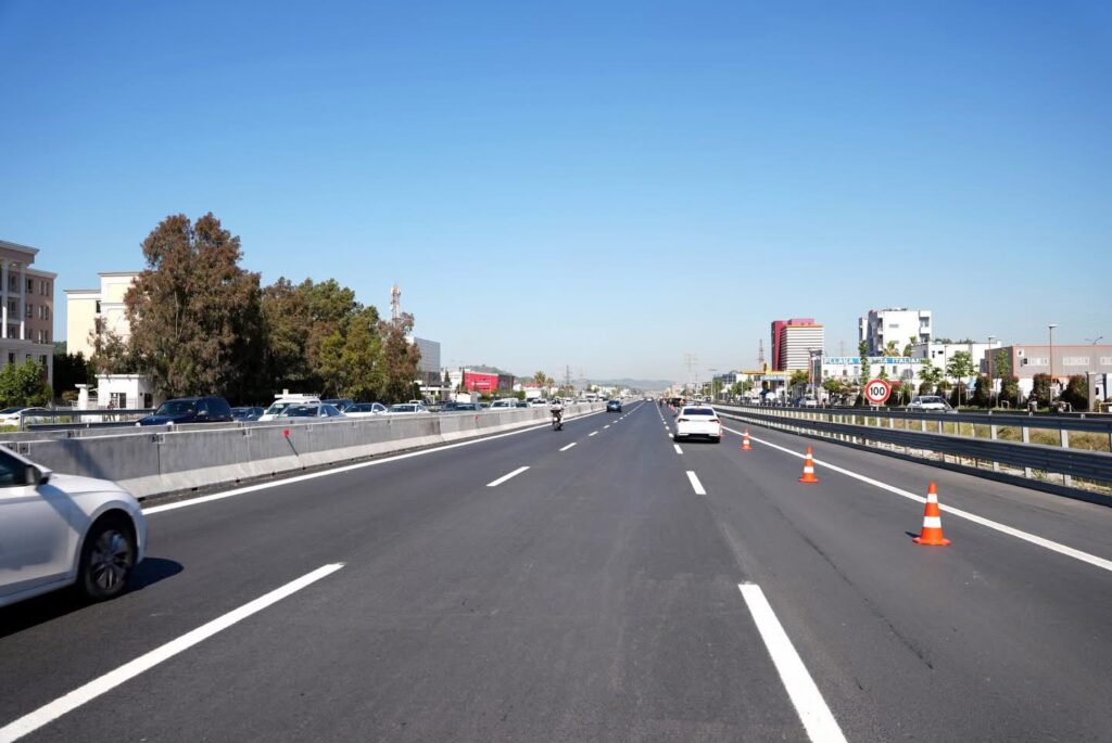 ARRSH hap procedurën  6 mbikalime për këmbësorët do të ndërtohen në kilometrat e parë të autostradës Tiranë Durrës