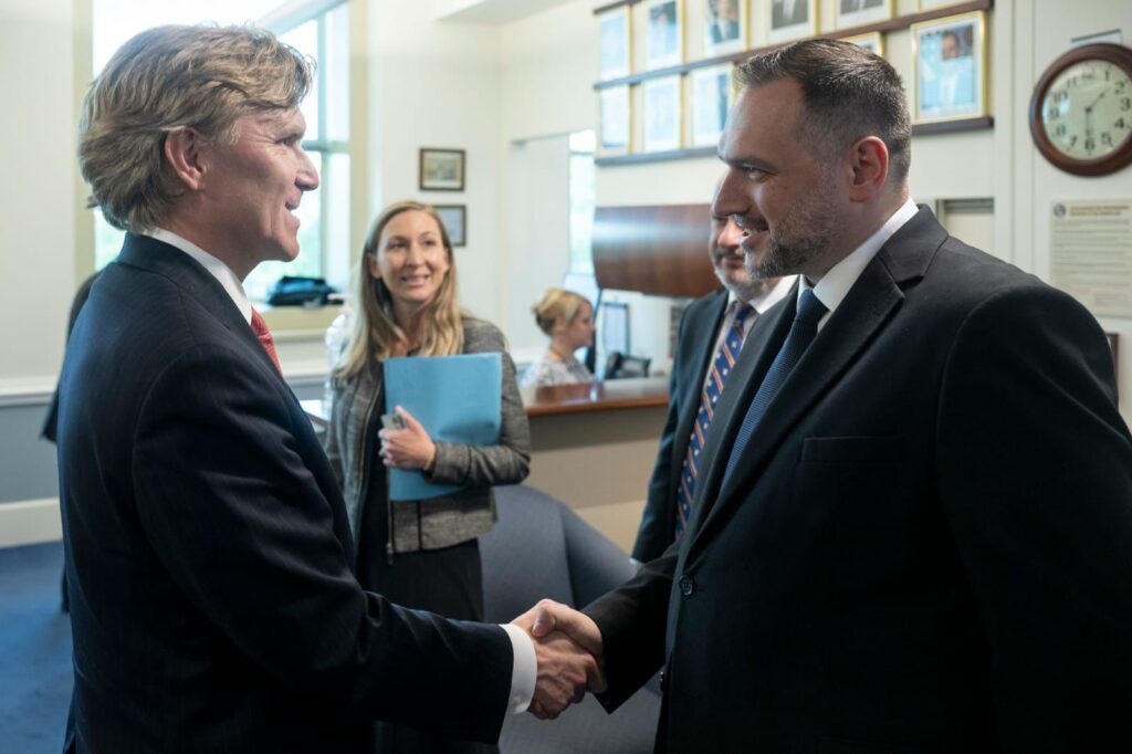 Ministri Nufi takon në Pentagon Nënsekretarin amerikan të Luftës për Politikat  Elbridge A  Colby