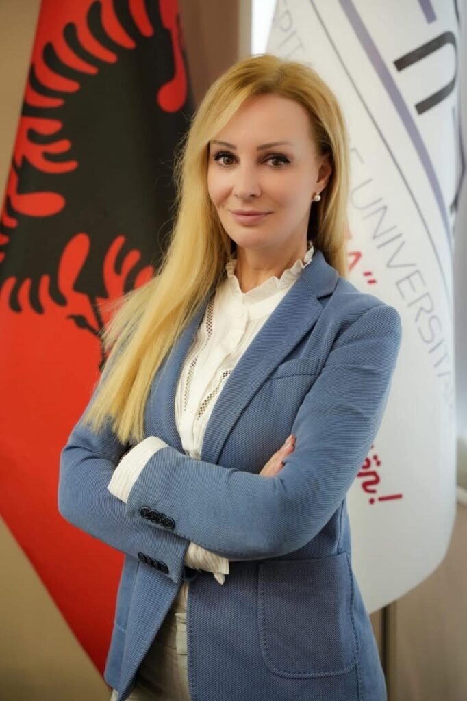 Mesazhi i Anxhela Paparizos ish drejtoreshës së QSUT pasi u largua nga detyra