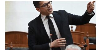 Nga replikat e ashpra me Berishën, Pirro Vengu thumbon edhe Shehajn: Pa bosht, kanë zbuluar romantizmin anti-kapitalizëm