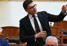Vengu replikë me Shehajn: Pasditeve patriotizëm online, ditën e kalon të çosh paratë jashtë vendit. Do të të dalin zullumet financiare!