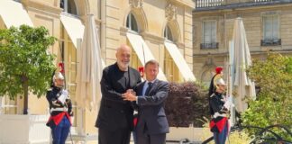 Rama nis vizitën zyrtare në Paris, pritet në Pallatin Elysee nga Presidenti Macron