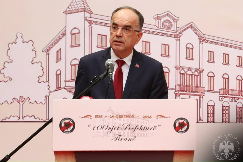 Begaj mesazh për protestat  E drejta për t u shprehur është kushtetuese  Angazhimi qytetar dhe respekti për ligjin ecin së bashku 