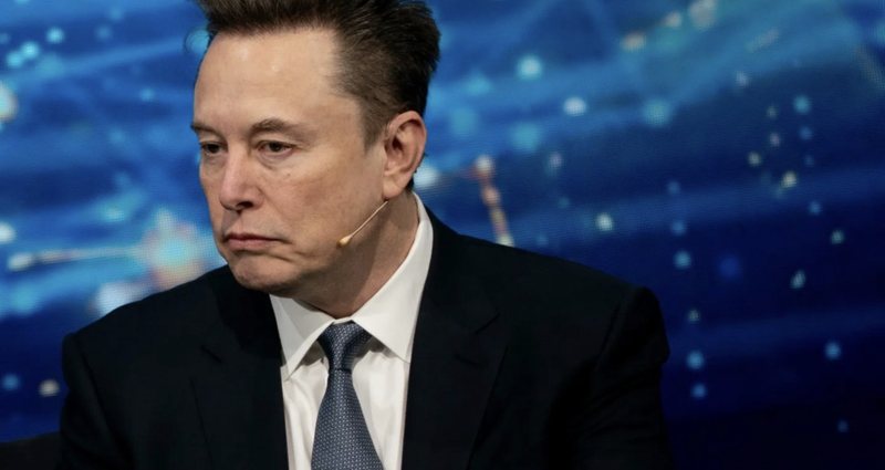 Elon Musk zbret nën kufirin e 1 trilion dollarëve pas goditjes në tregjet financiare 