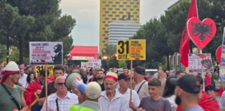 Nis protesta e 31-të në Tiranë