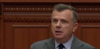 Taulant Balla ‘çmonton inskenimin’ e Sali Berishës: Tentove lojë politike me Heroin e Kombit, Tahir Sinani