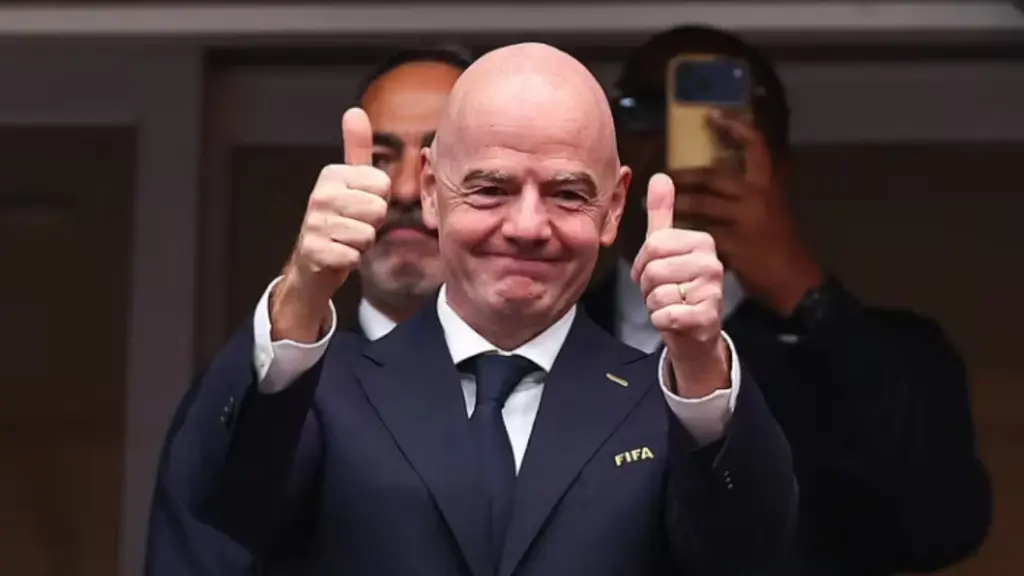 Botërori fluturues i Gianni Infantino   I blinduar  dhe me avion privat për të ndjekur dy ndeshje në ditë