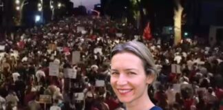 FOTOLAJM/ Protesta e 11 e qytetarëve, Lea Ypi publikon pamjet nga tubimi: Shumë krenare!