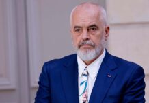 Rama publikon mesazhin e mbështetësit: Dorëhiqu Kryeministër se e bëre Shqipërinë të njohur ndërkombtarisht
