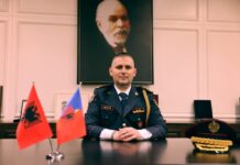 Policia bllokon bulevardin me gardh metalik, Hita: Është standard i vendosur prej kohësh, nuk bëjmë ndryshime për këtë aktivitet