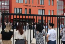 Jepet provimi i gjuhës angleze, mbi 2 mijë maturantë testohen në qytetin e Durrësit