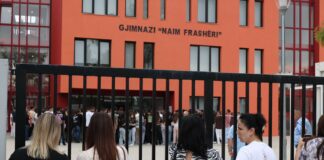Jepet provimi i gjuhës angleze, mbi 2 mijë maturantë testohen në qytetin e Durrësit