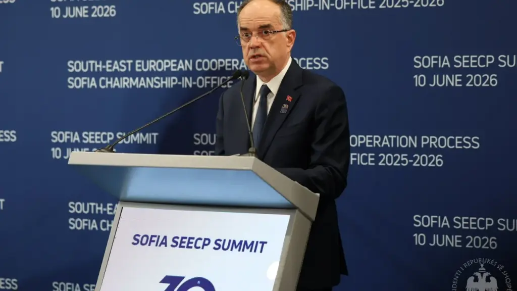 Samiti i Procesit të Bashkëpunimit të Evropës Juglindore në Sofje  Begaj takohet me presidenten bullgare  Mbetemi plotësisht të përkushtuar ndaj rrugës europiane