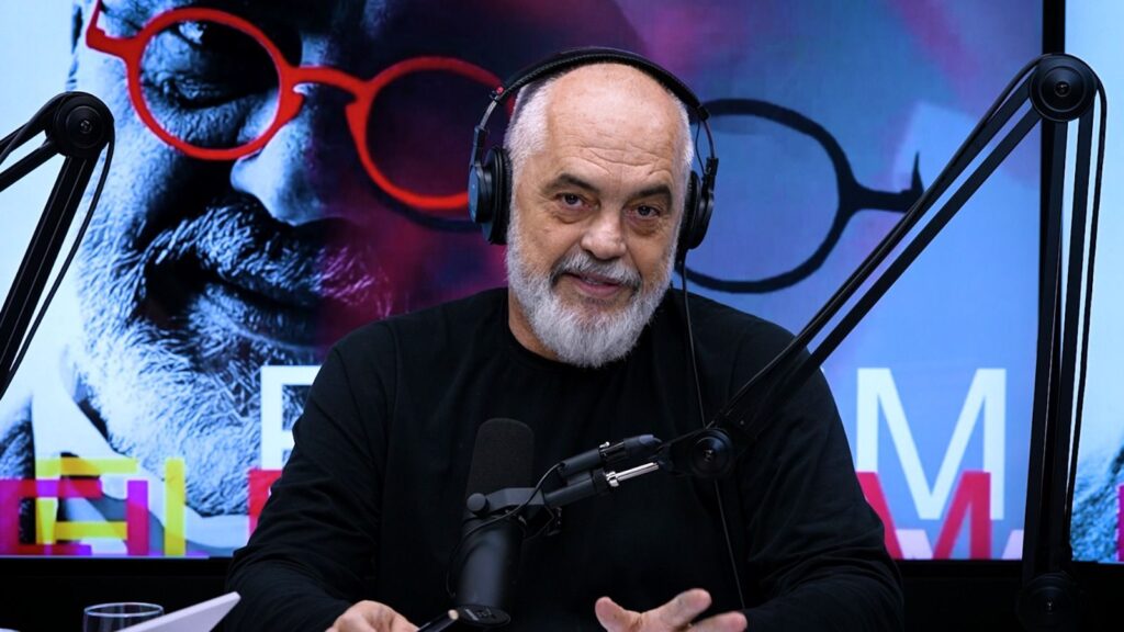  Mos u bëni peng i iluzioneve   Rama  Shumë protestues mendojnë se po mbrojnë flamingot  por po i shërbejnë interesave të tjera