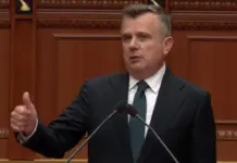 Balla ironizon protestën, tregon emrat e organizatorëve: Njihuni me udhëheqësit e “Shqipërisë së re”