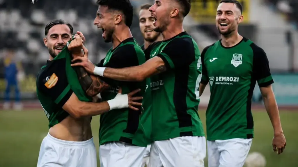 Egnatia shpallet kampione e Shqipërisë për të tretin vit radhazi  rrogozhinasit bëjnë detyrën me Dinamon  Elbasanit nuk i mjafton fitorja kundër Vllaznisë
