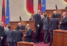 Rama i jep vemendjen e kerkuar Shehajt: Ja sorra dhe korbi, Mit’hatin e rrotulluan ne varr