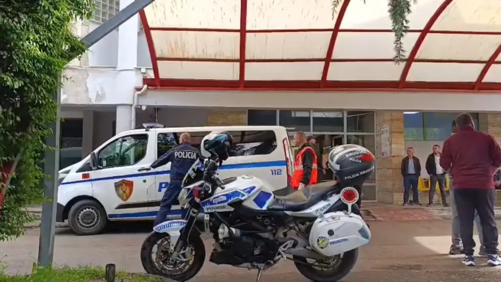 Vrasja e efektivit të forcave  Shqiponja  në Maliq dhe plagosja e një tjetri  reagon policia  Ishte fshehur në një stan  i bënë thirrje të dorëzohej  por 