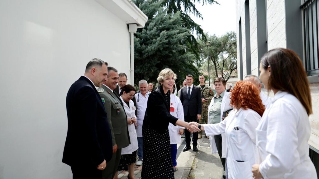 Rikonstruksioni i Spitalit të Traumës  ministrja Sala  Shërbimi vijon pa ndërprerje  stafi mjekësor po punon me dy turne