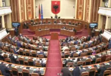 Pas 1 muaji pushim, deputetët rikthehen sot në Kuvend! Harta e re territoriale, sfida e sesionit të ri parlamentar