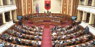 Pas 1 muaji pushim, deputetët rikthehen sot në Kuvend! Harta e re territoriale, sfida e sesionit të ri parlamentar