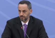 “Sakrifica e tyre nuk do të harrohet”, Lamallari njofton vendimin e Qeverisë: Shpërblim financiar për familjet e policëve Enea Mekolli dhe Edison Adri