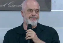 Qytetari: Prona nuk është kthyer/ Rama bashkëbisedon me banorin e Zvërnecit: Me kë po flet?! Në 2009 i kam pasur flokët e zeza
