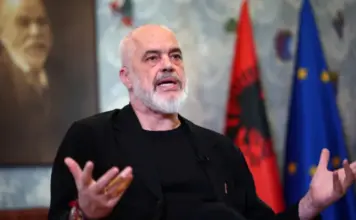 Rama për ‘Vanity Fair’: E vërteta mbi ishullin e Sazanit