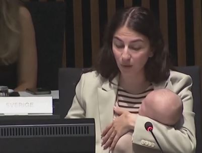Ndodh për herë të parë në BE  ministrja suedeze merr foshnjën 3 muajshe në mbledhjen e ministrave në Luksemburg