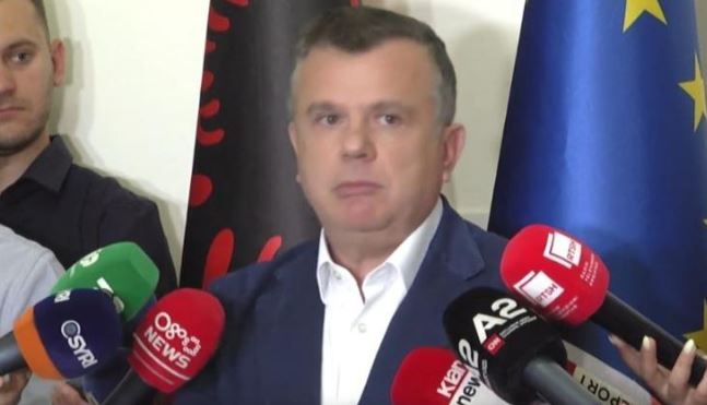 PD kërkoi mocion me debat  Balla  Nuk e njohim partinë e Berishës si përfaqësuese e protestës  sollën në kërkesë hallet e tyre