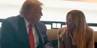 “Ndoshta tani është e lumtur”/ Trump ironizon sërish Melonin: Mu lut të bënim foto bashkë, pranova se më erdhi keq
