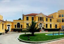 Ambasada amerikane në Tiranë: Gëzuar SHBA, festojmë 250 vjet histori dhe të ardhmen e ndritur përpara