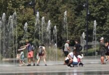 Vapa ‘pushton’ Tiranën, mjekët: Kujdes temperaturat e larta! Qytetarët kërkojnë hije, punëtorët ‘sfidojnë’ të nxehtin