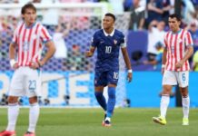 Botërori 2026/ VAR-i i jep një dorë ‘Gjelave’, Franca fiton 0-1 kundër Paraguait dhe gjen Marokun në çerekfinale! Mbappe kap Messin me gola