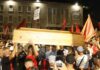 Dhuna, arkivoli dhe vajtojcat, ‘çmendina’ që ndoti protestën