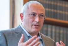 Disidenti rus Mikhail Khodorkovsky: Putini është peng i shërbimeve sekrete