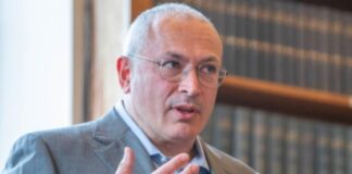 Disidenti rus Mikhail Khodorkovsky: Putini është peng i shërbimeve sekrete