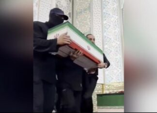 U pretendua se ishte Mojtaba, zbulohet identiteti i burrit me maskë në funeralin e Ali Khameneit