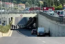 Aksident i rëndë te rrethrrotullimi i TEG, betonieria bie nga lartësia dhe zë poshtë një automjet, nuk dihet nëse ka viktima