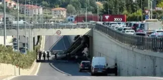 Aksident i rëndë te rrethrrotullimi i TEG, betonieria bie nga lartësia dhe zë poshtë një automjet, nuk dihet nëse ka viktima