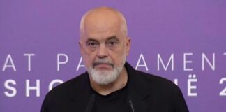 Rama vjen me dy dokumente në mbledhjen e grupit: Mishërojnë reflektimin tim për bulevardin e flamingove, kthesë për mandatin e katërt